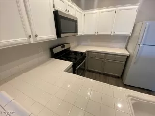 Photo #5: 2712798 Listing 