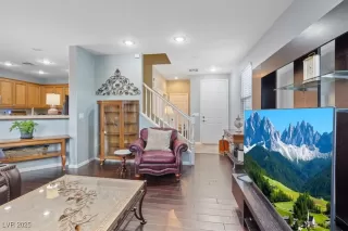 Photo #4: 2712827 Listing 