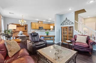 Photo #5: 2712827 Listing 