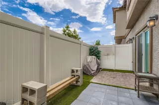 Photo #4: 2712830 Listing 