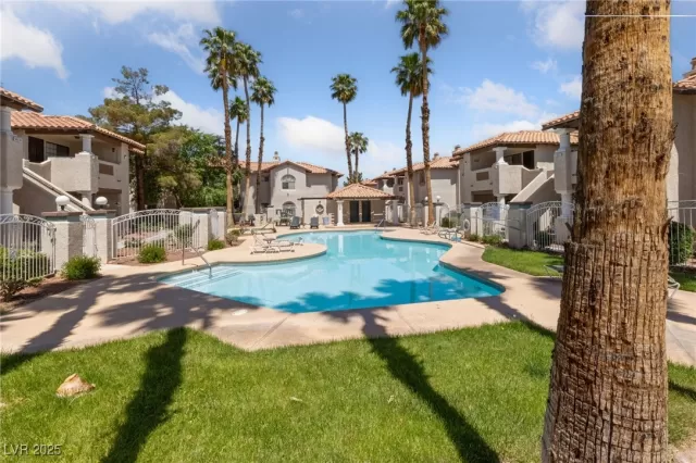 MLS: 2712838 Condo For Sale