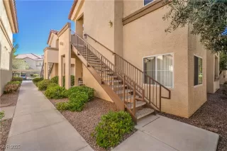 Photo #3: 2712849 Listing