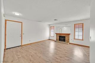 Photo #2: 2712853 Listing