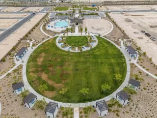 Photo #5: 2712862 Listing 