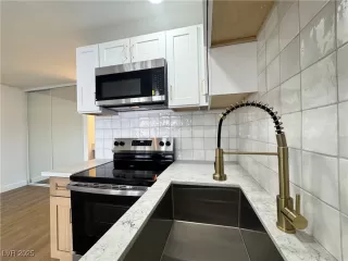 Photo #5: 2712865 Listing 