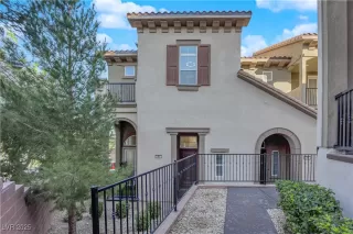 Photo #1: 2712866 Listing