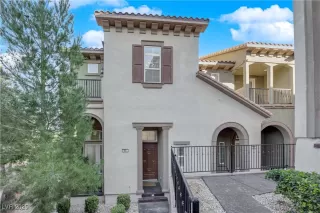 Photo #2: 2712866 Listing