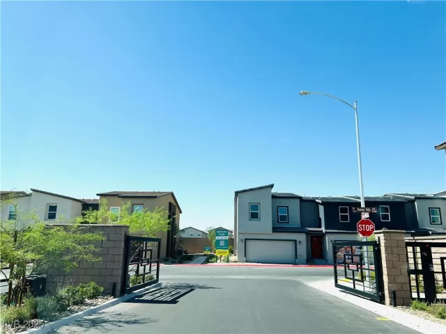 MLS: 2712870 Condo For Sale