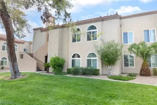 Photo #2: 2712874 Listing