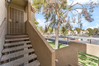 Photo #4: 2712874 Listing