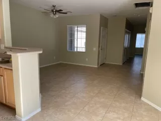 Photo #2: 2712888 Listing 