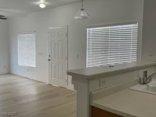 Photo #4: 2712919 Listing 