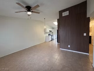 Photo #2: 2712920 Listing