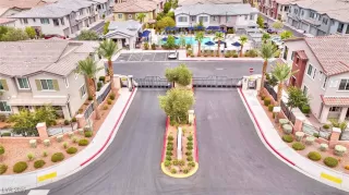 Photo #2: 2712922 Listing