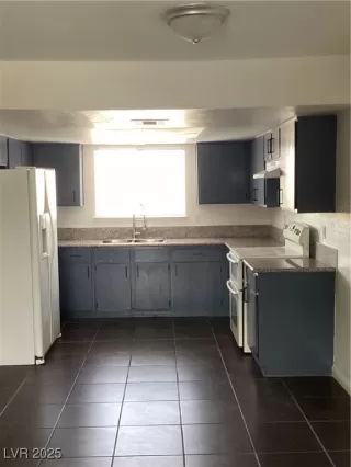 Photo #3: 2712927 Listing 