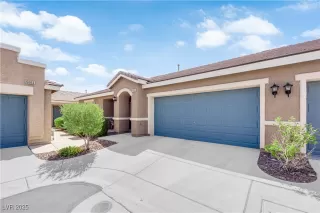 Photo #1: 2712929 Listing