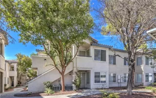 Photo #1: 2712934 Listing 