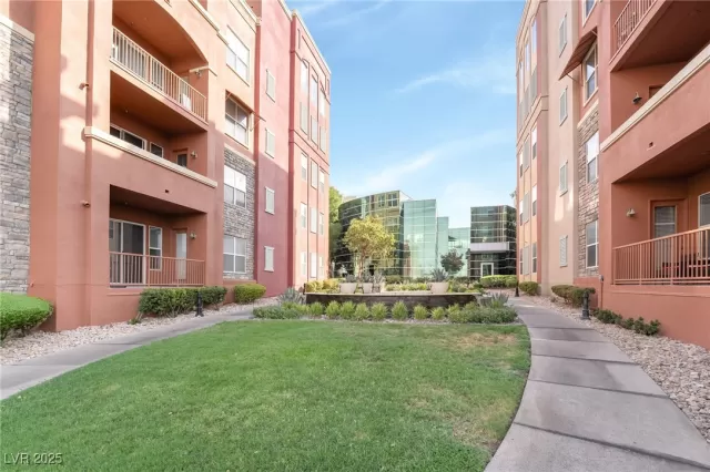 MLS: 2712965 Condo For Sale