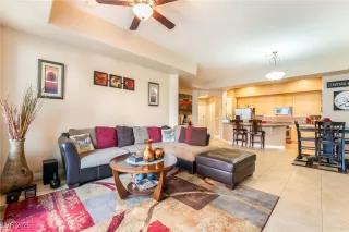 Photo #6: 2712965 Listing