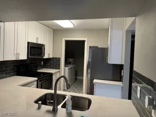 Photo #3: 2712969 Listing 