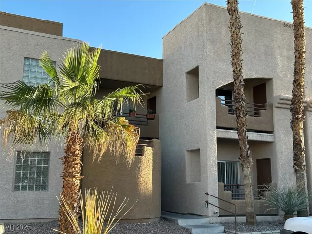 MLS: 2712985 Condo For Sale