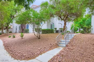 Photo #2: 2712994 Listing