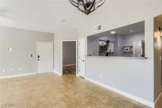 Photo #5: 2712997 Listing