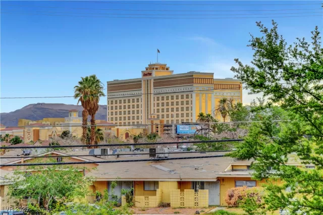 MLS: 2713003 Condo For Sale