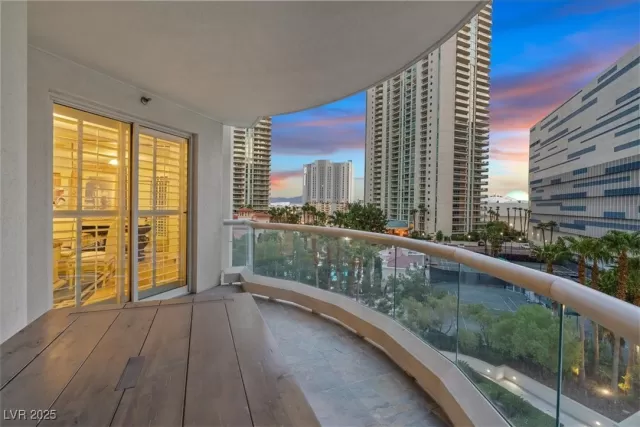 MLS: 2713005 Condo For Sale