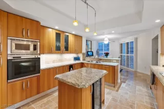 Photo #6: 2713005 Listing