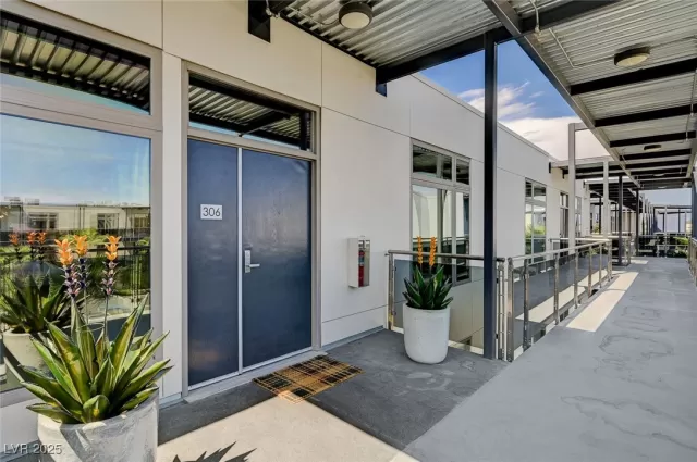 MLS: 2713029 Condo For Sale