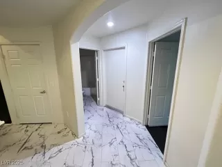 Photo #1: 2713036 Listing 