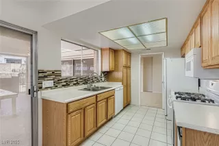 Photo #5: 2713047 Listing