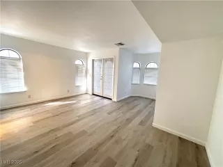 Photo #3: 2713102 Listing 