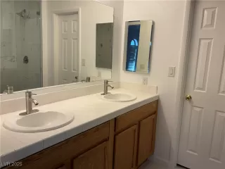 Photo #5: 2713102 Listing 