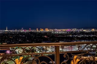 Photo #2: 2713103 Listing