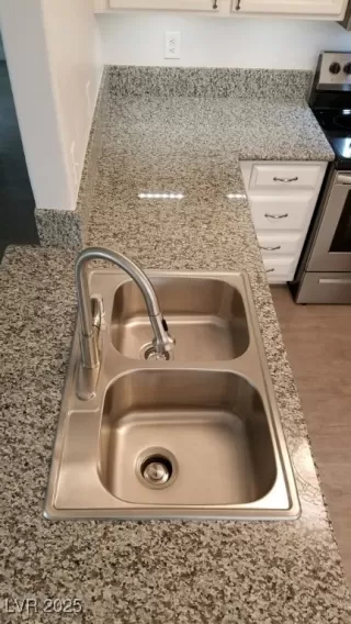 Photo #5: 2713113 Listing 