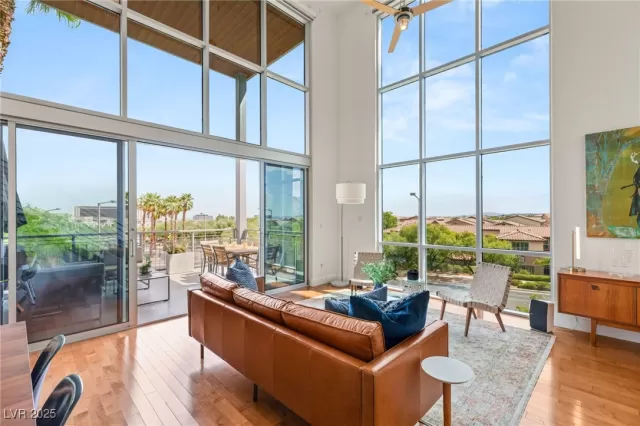 MLS: 2713117 Condo For Sale