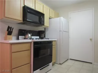 Photo #1: 2713125 Listing 