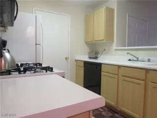 Photo #2: 2713125 Listing 