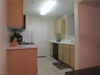 Photo #3: 2713125 Listing 