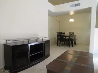 Photo #6: 2713125 Listing 