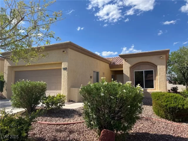 MLS: 2713128 Condo For Sale