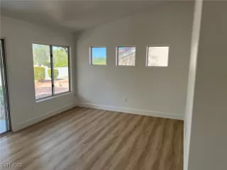 Photo #4: 2713128 Listing 