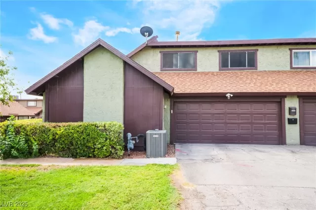 MLS: 2713155 Condo For Sale