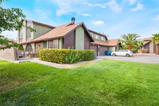 Photo #2: 2713155 Listing