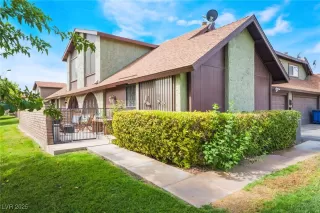 Photo #3: 2713155 Listing