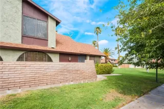 Photo #6: 2713155 Listing