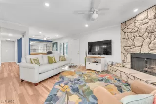 Photo #3: 2713158 Listing