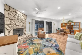 Photo #6: 2713158 Listing